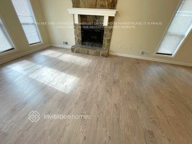 Foto del edificio - 6712 Songwood Dr