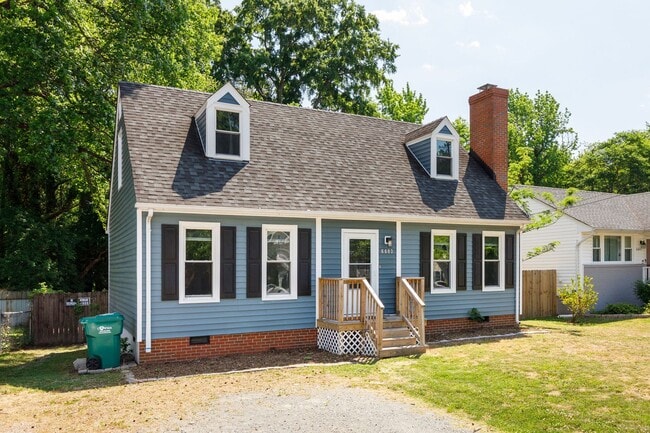 Foto del edificio - Completely Renovated 4 Bedroom/2 Bath Property off of Staples Mill Rd.! ****Available Beginning o...