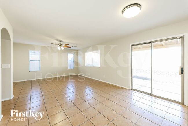 Building Photo - 12922 W Holly St