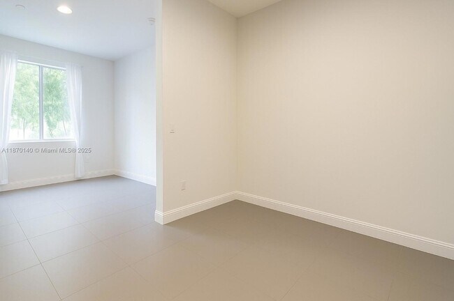 Foto del edificio - 541 NW 33rd St