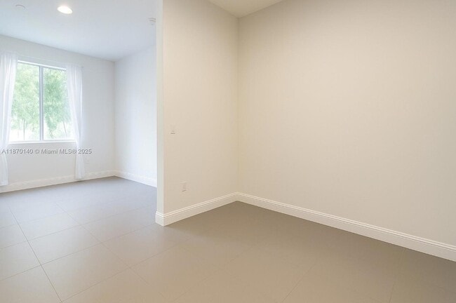 Building Photo - 541 NW 33rd St