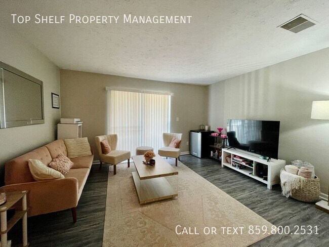 Building Photo - Coming Soon! 2 Bedroom Off Alumni Drive Cl...