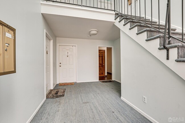 Building Photo - 135 Beverly Hl Ter