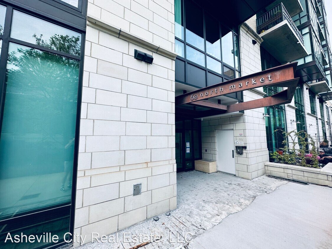 Foto principal - 1 br, 1.5 bath House - 60 N. Market Street...