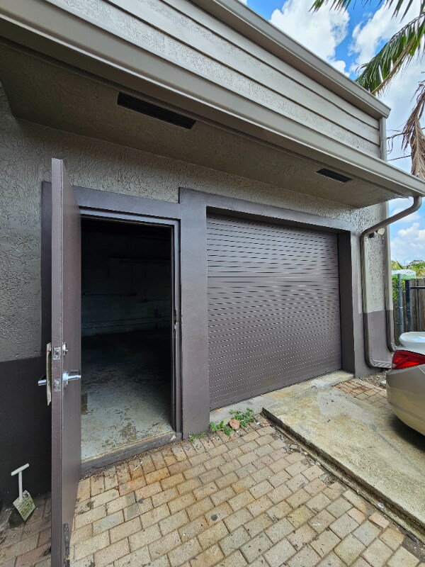 Building Photo - 2208 SW 60th Way