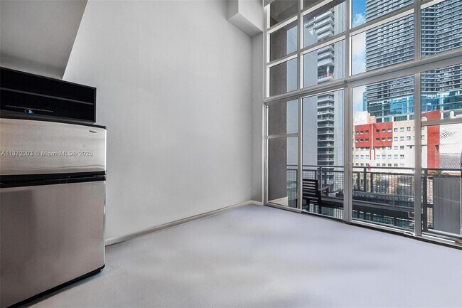 Foto del edificio - 244 Biscayne Blvd