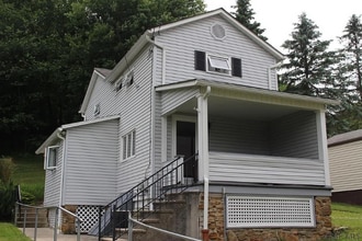 Building Photo - 207 Burkhard St