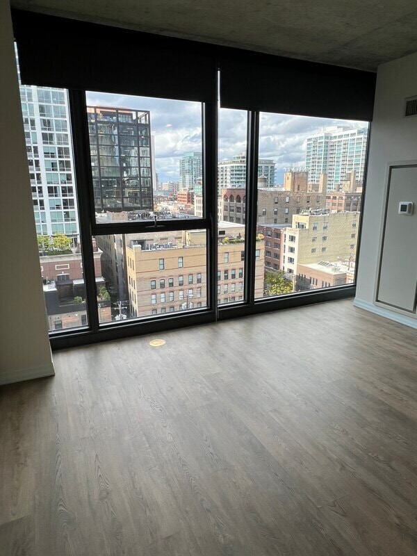 Foto del edificio - 603 N Wells St