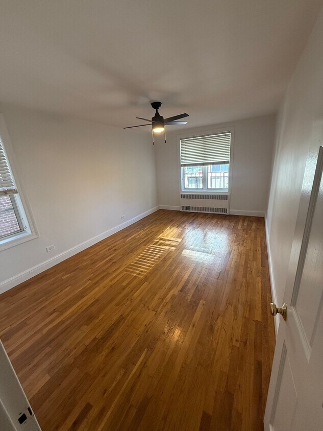 Foto principal - 930 E 7th St