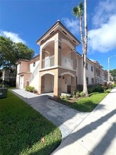 Building Photo - 1240 SE 28th Ct