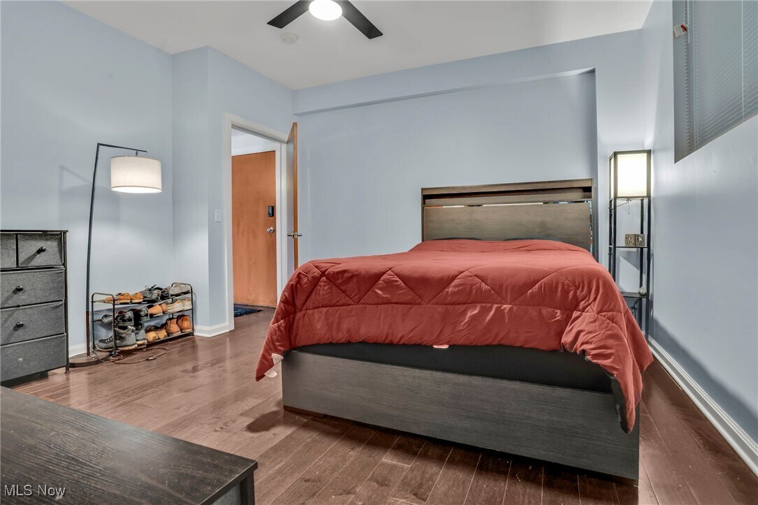 1237 Washington Ave Cleveland, OH 44113 – photo 5