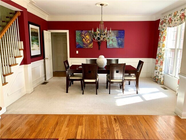 Building Photo - 405 Lake Manor Trce