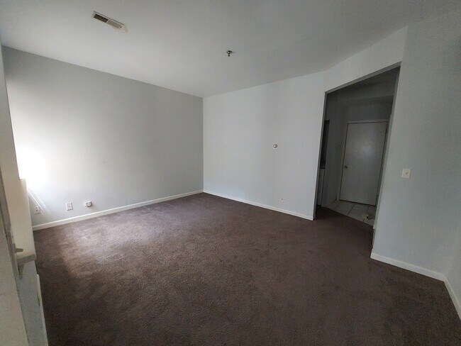 Foto del edificio - 369 Springmist Ct