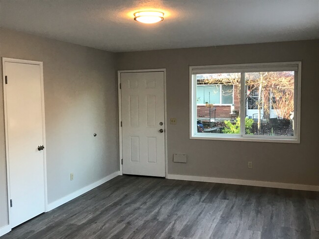 Entry similar unit - 3386 SE Waverleigh Blvd