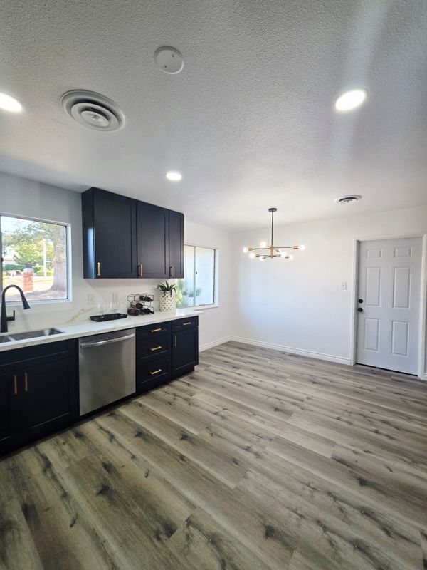 Building Photo - 7167 Columbia Way
