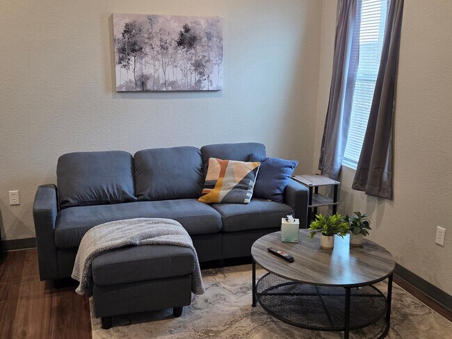 Foto del edificio - 5833 Homewood Dr
