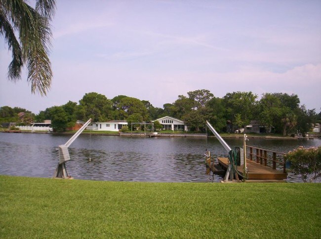Building Photo - 276 Sunlit Cove Dr NE