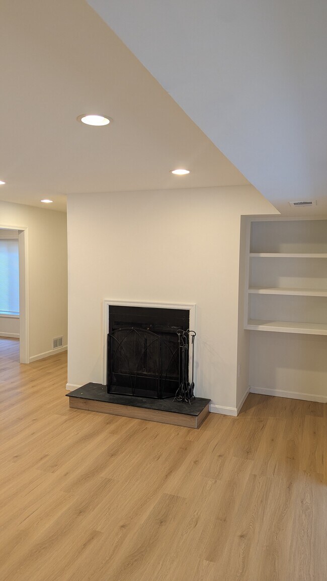 Foto del edificio - 28 Windbrooke Cir
