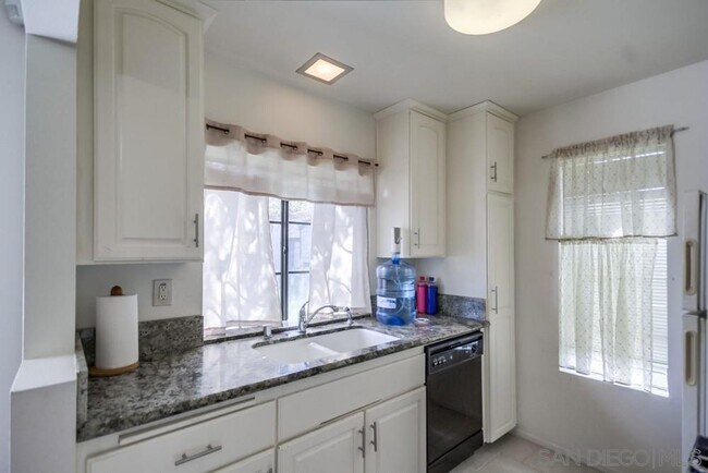 Foto del edificio - 8520 Summerdale Rd