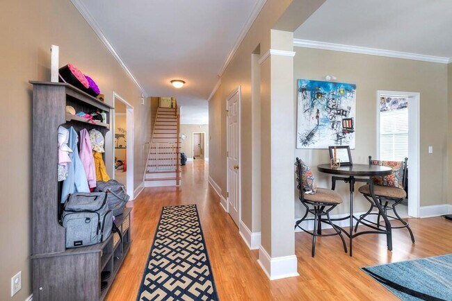 Foto del edificio - 3200 Mayflower Ln