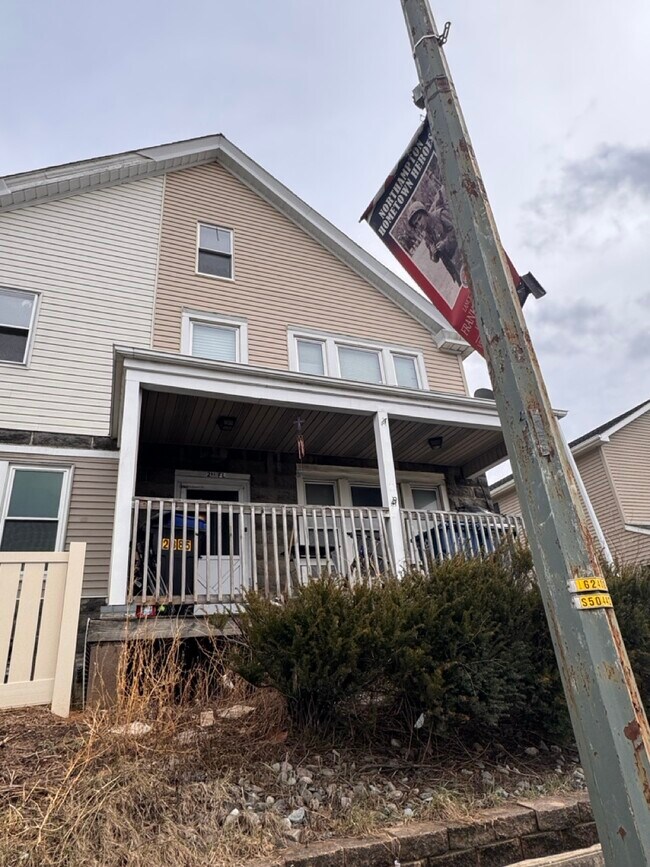 Foto del edificio - 2385 Main St