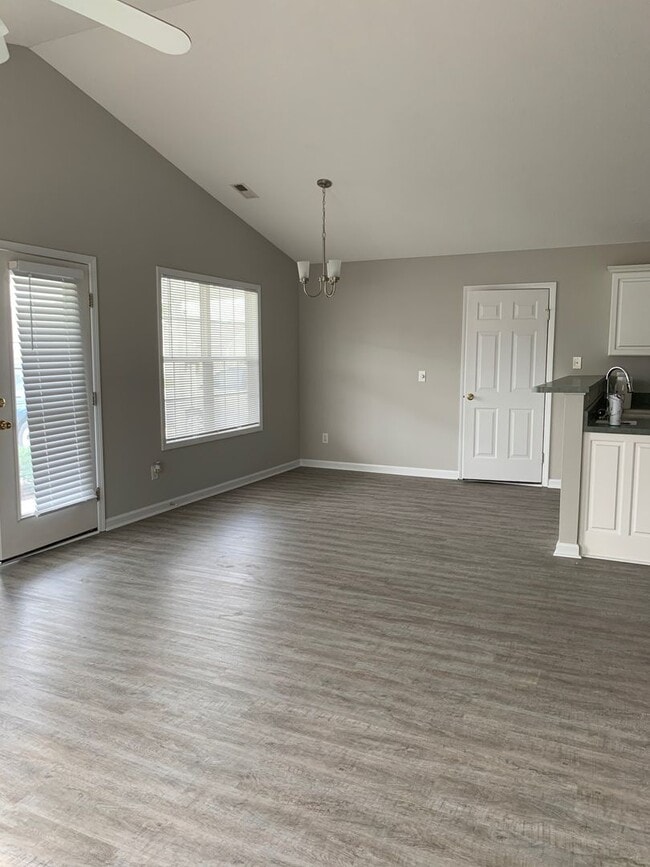 Building Photo - Wonderful 3BR 2BA home in Ogden area of Wi...