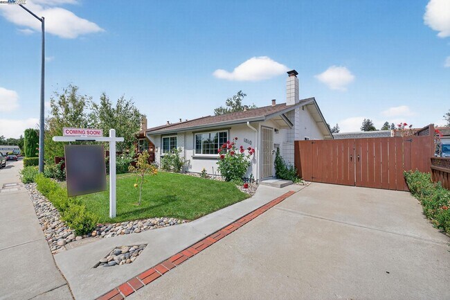 Foto del edificio - 1810 Peary Way