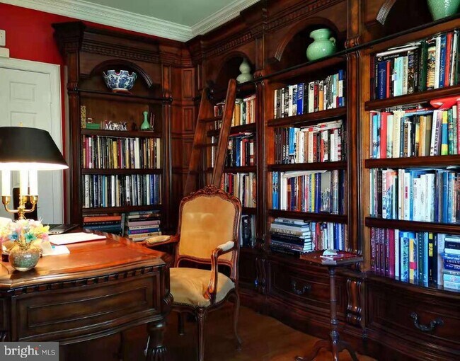 Building Photo - 2 Stapleford Hall Ct