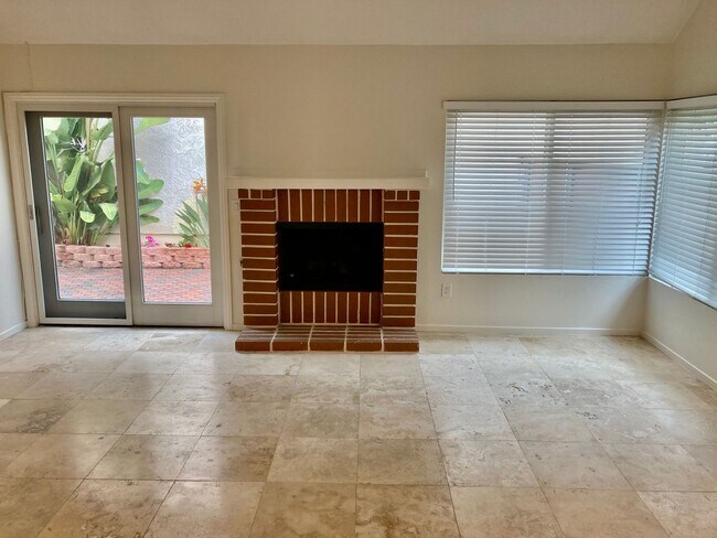 Foto del edificio - Tierrasanta 4 Bedroom 3 Bath