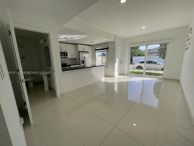 Foto del edificio - 25869 SW 139th Ct