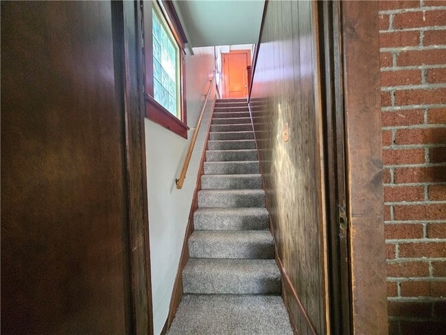 Building Photo - 1127 Highland St