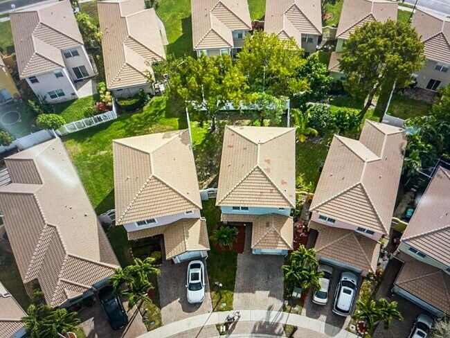 Foto del edificio - 3318 Blue Fin Dr