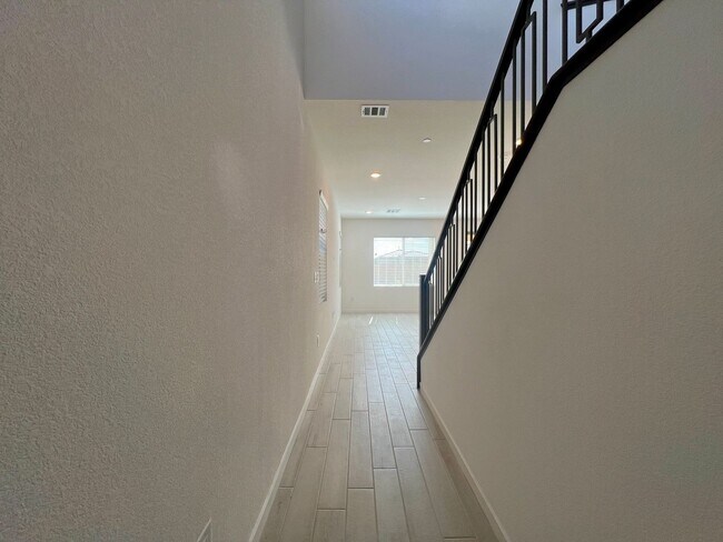 Building Photo - NEW Build- 3 bedroom 2.5 Bathrooms with Lo...