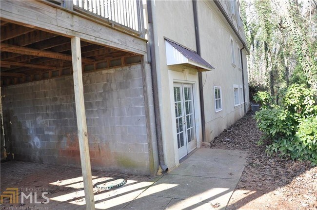 Building Photo - 8970 Huntcliff Trce