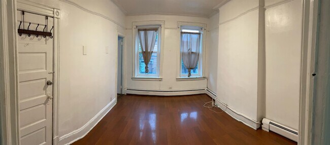 Building Photo - 395 Woodlawn Ave