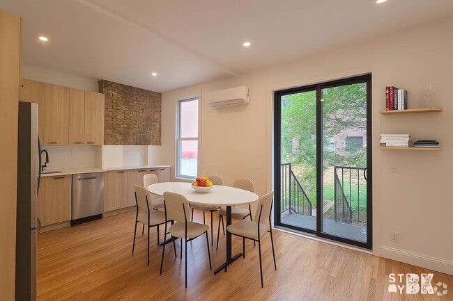 Building Photo - 275 Nassau Ave