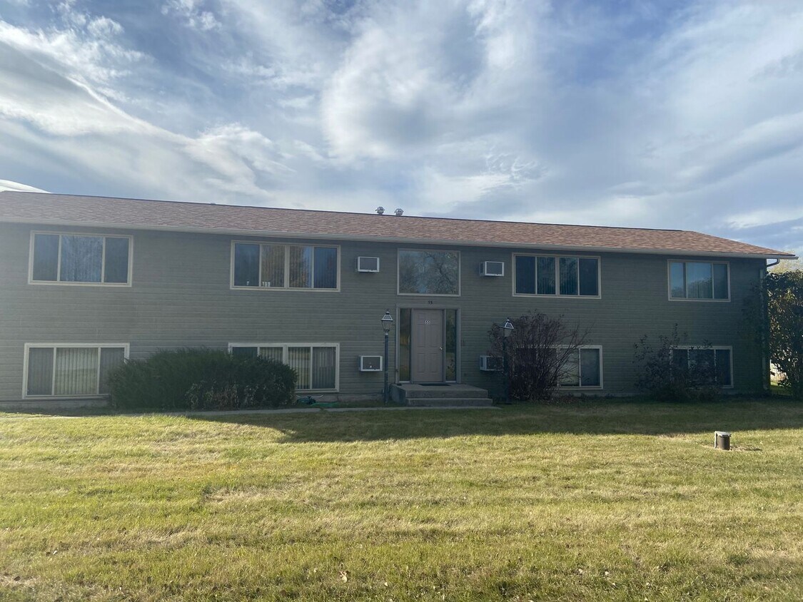 Foto del edificio - 2 Bedroom 1 Bathroom - 4 Plex