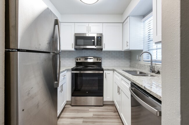 Building Photo - Ascott Place Apartments
