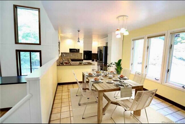 Eat in kitchen - 135 Valley Brook Terrace