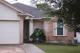 Building Photo - 103 Hummingbird Ct