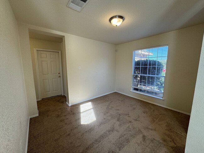 Building Photo - Beautiful 3-Bedroom Home for Rent in Killeen, TX