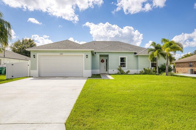 Building Photo - 1150 SE Sabina Ln