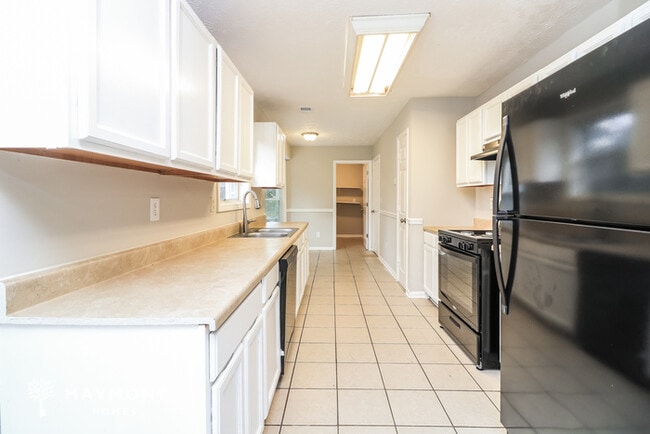 Building Photo - 2995 Valley View Cir