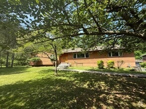 Building Photo - 15 Hillside Terrace