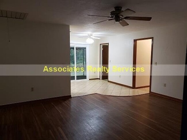 Foto del edificio - Sublease This Newly Renovated 2 bedroom wi...