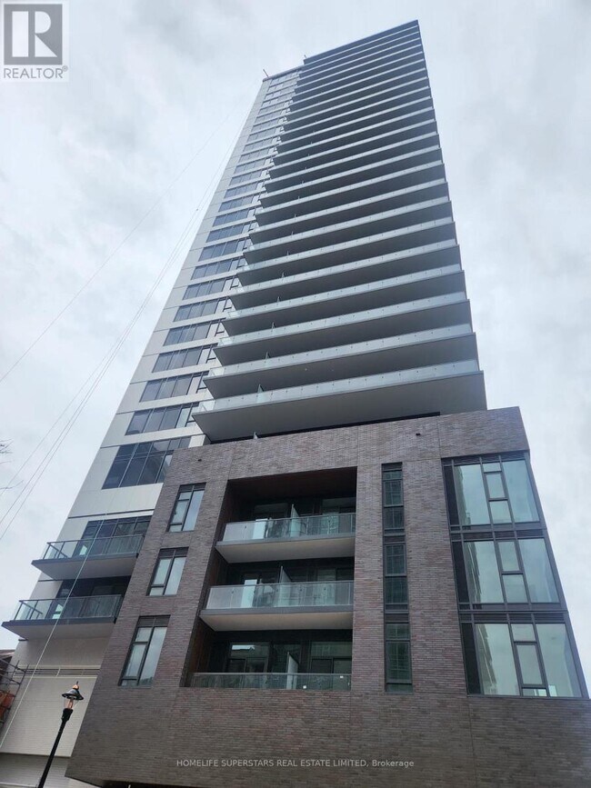 Photo du bâtiment - 2075 Lakeshore Rd.