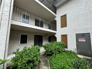 Building Photo - 8799 Bardmoor Blvd