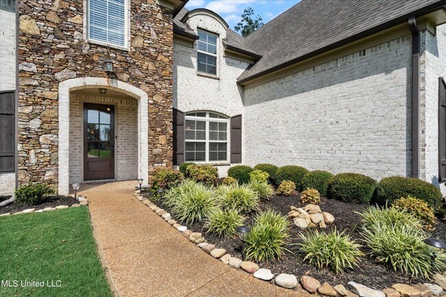 Building Photo - Beautiful home in Olive Branch, Centerhill...