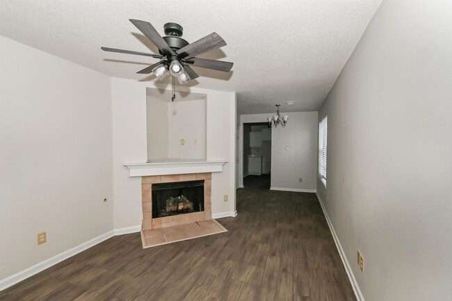 Foto del edificio - 1212 Calebs Ridge Dr