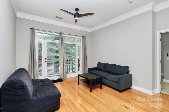 Building Photo - 793 Garden District Dr